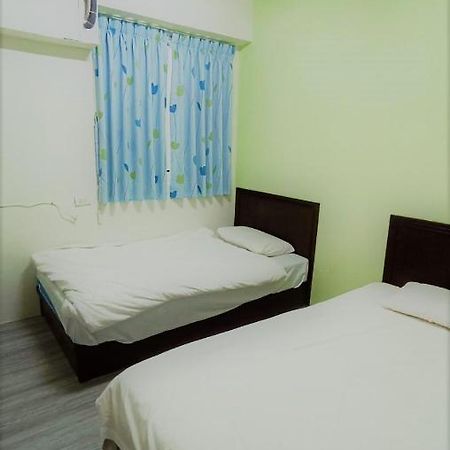Fengchia Bichon B&B Taichung Bagian luar foto
