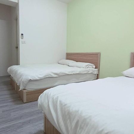 Fengchia Bichon B&B Taichung Bagian luar foto