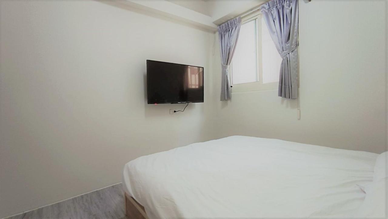 Fengchia Bichon B&B Taichung Bagian luar foto